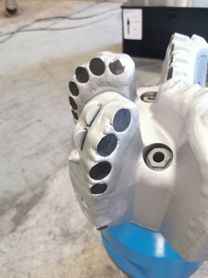 9-6/10 Inch Outer Diameter 5 Wings Matrix Body PDC Drill Bits API Pin Gas Oil Drilling Tool