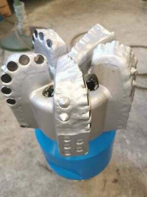 9.5 นิ้วกระเป๋าเหล็ก 5 ใบมีด 16 มิลลิเมตร Cutter Pdc เพชรเจาะ